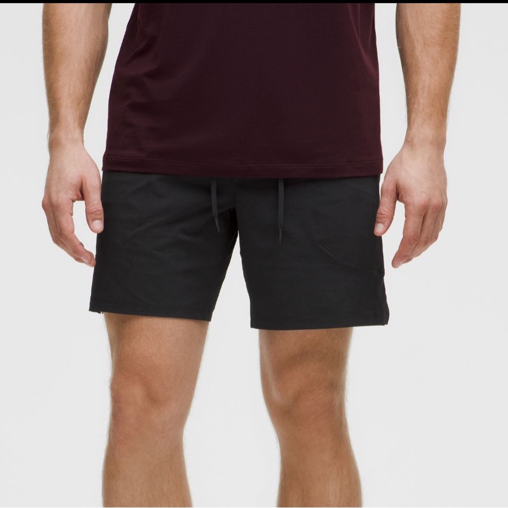 Lululemon Mens License to Train 7" LL Short